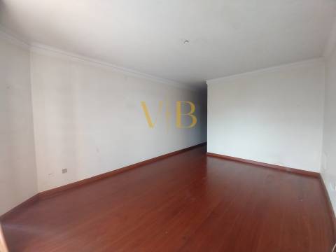 Moradia T4 com Excelente Potencial no Centro da Cidade