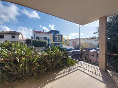 Moradia T4 com Excelente Potencial no Centro da Cidade