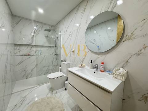 T3 Remodelado junto à Praça do Almada – Terraço Exclusivo de 30 m²