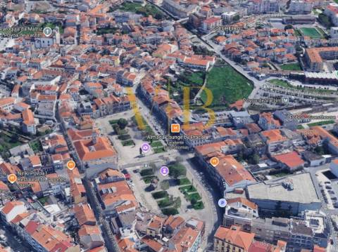 T3 Remodelado junto à Praça do Almada – Terraço Exclusivo de 30 m²