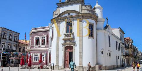 T3 Remodelado junto à Praça do Almada – Terraço Exclusivo de 30 m²