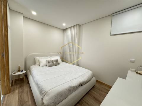 T3 Remodelado junto à Praça do Almada – Terraço Exclusivo de 30 m²