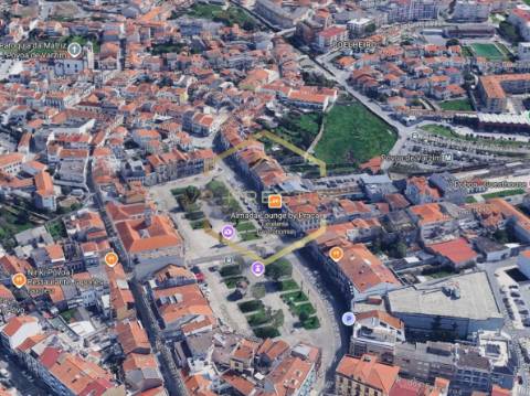 T3 Remodelado junto à Praça do Almada – Terraço Exclusivo de 30 m²