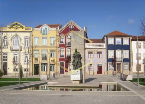 T3 Remodelado junto à Praça do Almada – Terraço Exclusivo de 30 m²