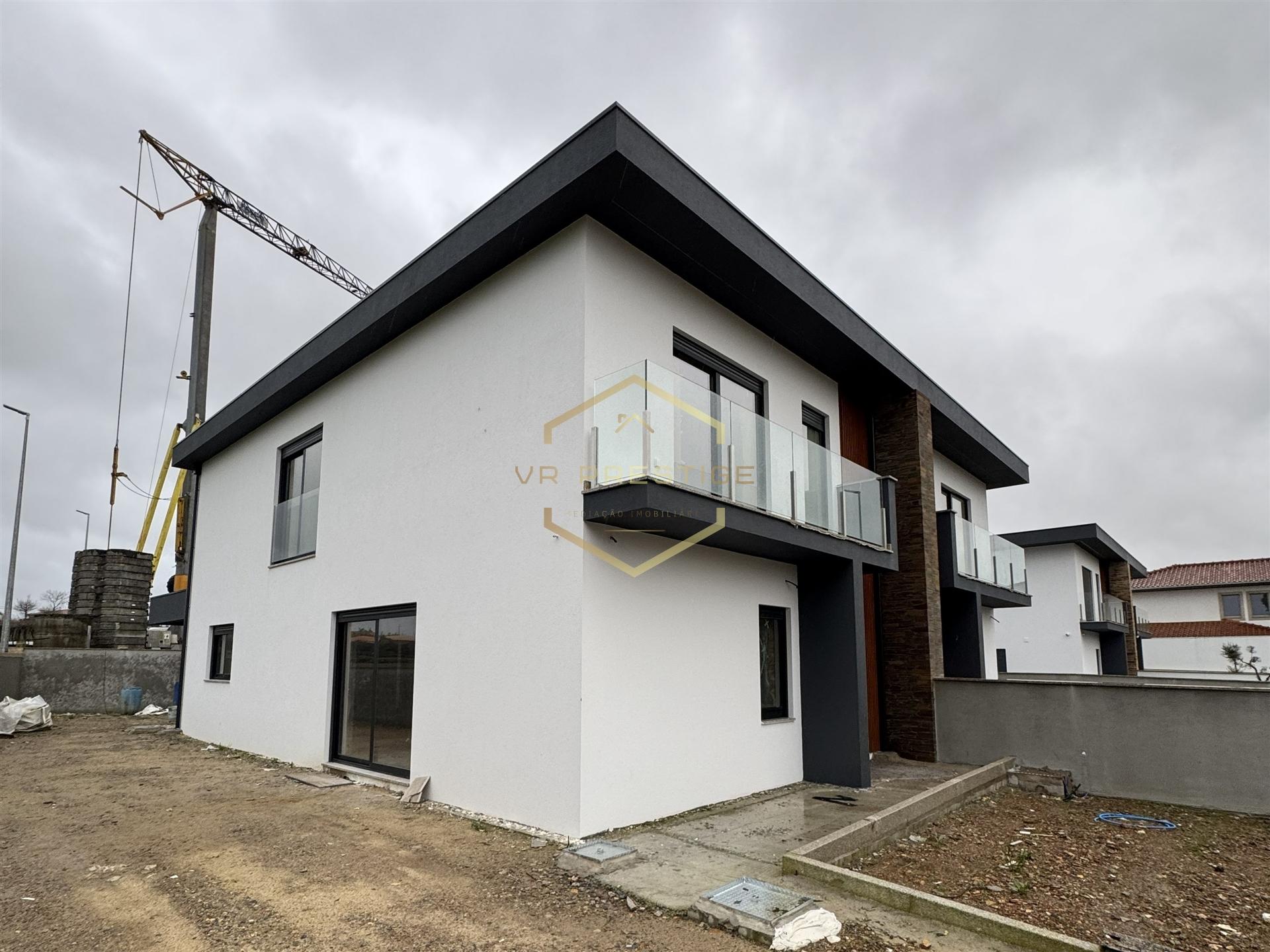 Moradia T3 Nova | Rates – Póvoa de Varzim