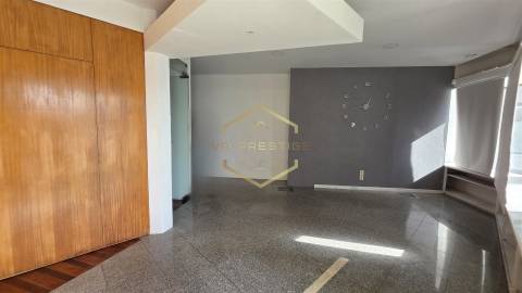 Loja em 1ª Linha – Avenida dos Pescadores | Aver-o-Mar, Póvoa de Varzim