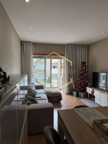 T2 com elevador e garagem Póvoa de Varzim