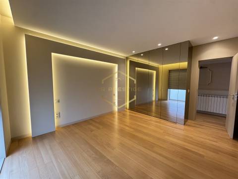 Apartamento T4 Venda em Vila do Conde,Vila do Conde