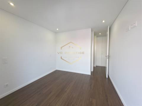 Apartamento T3 Venda em Ramalde,Porto