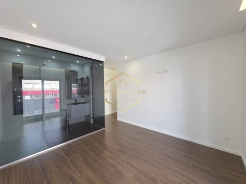 Apartamento T3 Venda em Ramalde,Porto