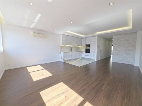 Apartamento T3 Venda em Ramalde,Porto