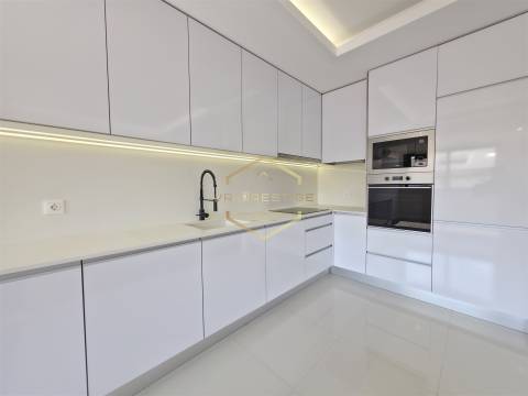 Apartamento T3 Venda em Ramalde,Porto