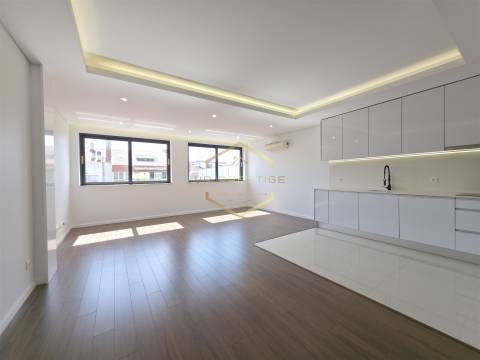Apartamento T3 Venda em Ramalde,Porto