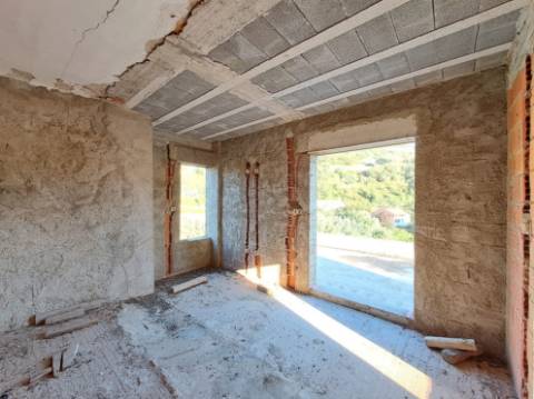 Moradia V4 perto da Venda do Pinheiro