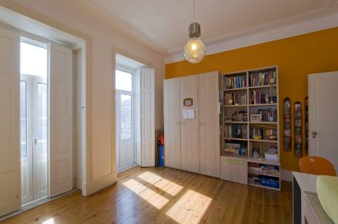 Apartamento T6 de charme com 200m2 nos Anjos