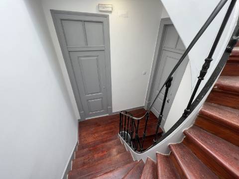 Dois apartamentos com terraço e vista de rio, perto da Graça