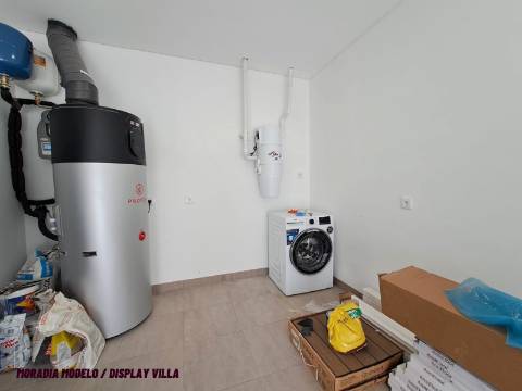 Moradia V4 com vista para o rio São Domingos