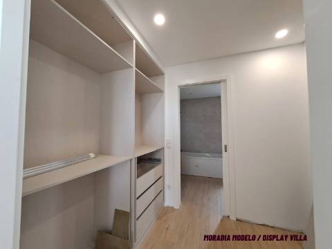 Moradia V4 com vista para o rio São Domingos