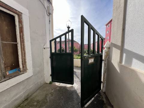 Prédio no Beato com vista para o Rio Tejo