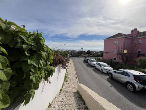 Prédio no Beato com vista para o Rio Tejo