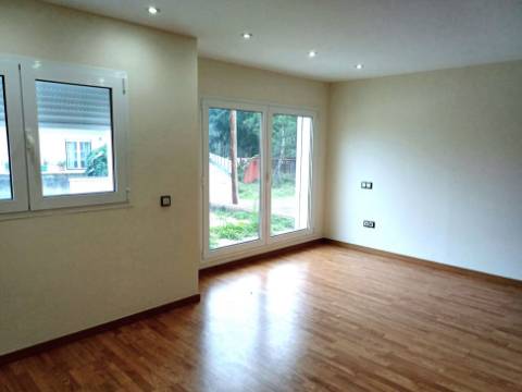 Moradia T7 independente inserida em 4666m² de terreno, em Casais da Bidoeira