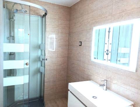 Moradia T7 independente inserida em 4666m² de terreno, em Casais da Bidoeira