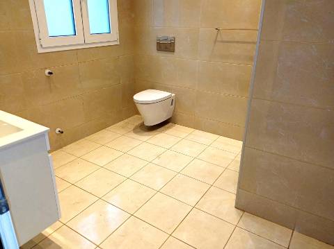 Moradia T7 independente inserida em 4666m² de terreno, em Casais da Bidoeira