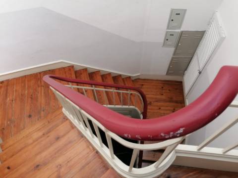 Apartamento T4 no Bairro das Colónias com inquilino