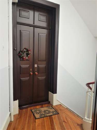 Apartamento T4 no Bairro das Colónias com inquilino