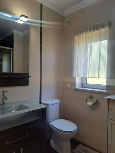 Moradia V3+1 com jardim e vista, a poucos minutos da Cidade de Leiria