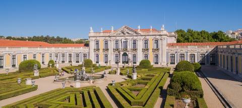 Terreno junto ao jardim de Queluz e Palácio Nacional