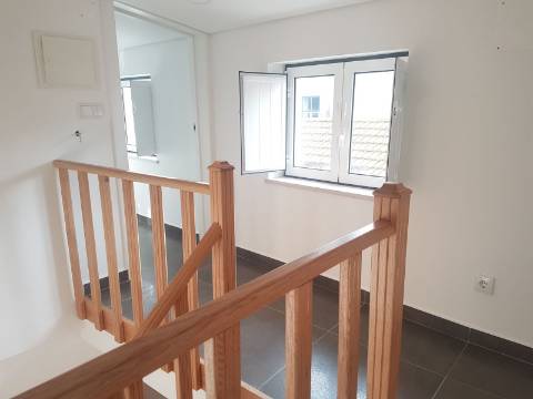 Apartamento T3 Duplex com vista rio