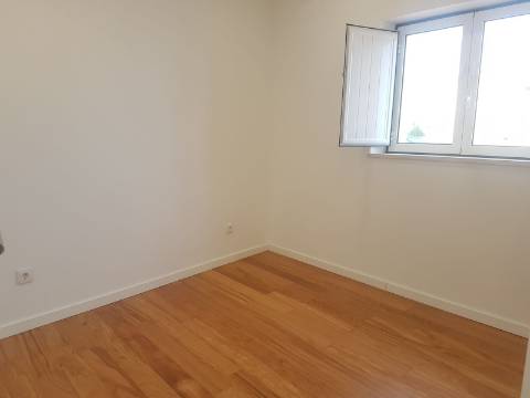 Apartamento T3 Duplex com vista rio