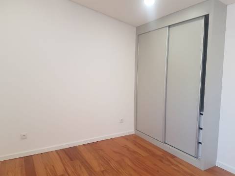 Apartamento T3 Duplex com vista rio