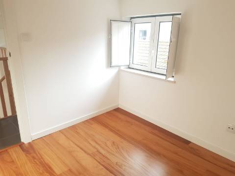 Apartamento T3 Duplex com vista rio