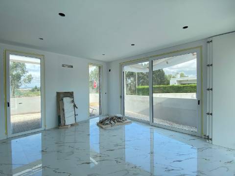 Moradia T3 com piscina e jardim a 5 minutos das Praias