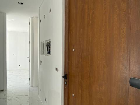 Moradia T3 com piscina e jardim a 5 minutos das Praias