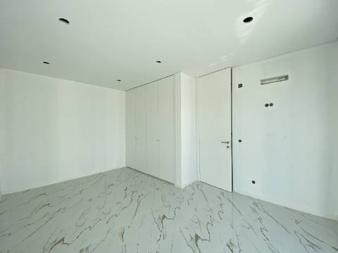 Moradia T3 com piscina e jardim a 5 minutos das Praias