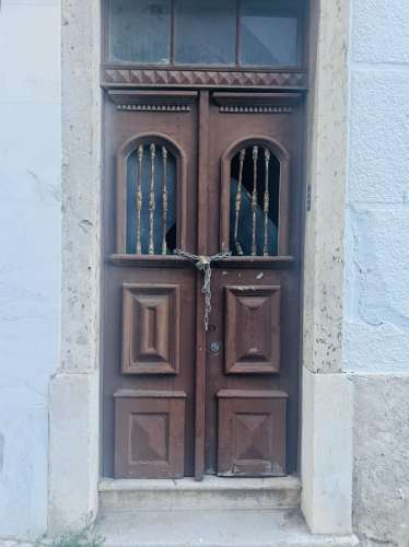 Conjunto de prédios e armazéns para reabilitação em Marvila