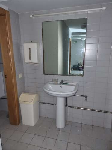 2 Lojas+1 Armazém com excelente taxa de rentabilidade no centro das Caldas da Rainha