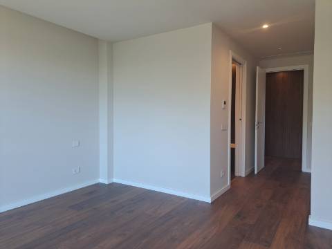 Apartamento T3 Duplex na cidade de Leiria com 3 suítes e vista para a cidade e castelo