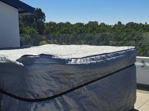 Apartamento T3 Duplex na cidade de Leiria com 3 suítes e vista para a cidade e castelo