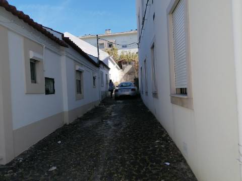 2 Moradias junto ao Polo Universitário da Ajuda