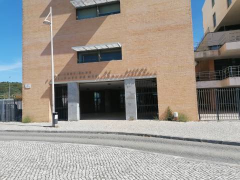 2 Moradias junto ao Polo Universitário da Ajuda