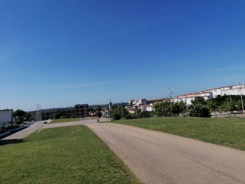 2 Moradias junto ao Polo Universitário da Ajuda