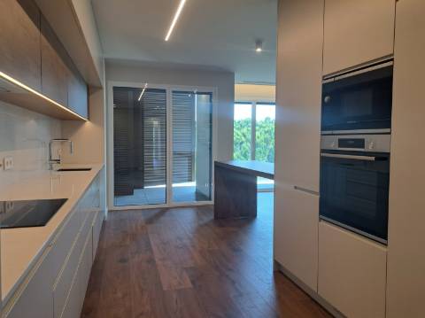 Apartamento T3 Duplex na cidade de Leiria com 3 suítes e vista para a cidade e castelo
