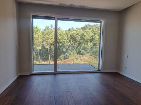 Apartamento T3 Duplex na cidade de Leiria com 3 suítes e vista para a cidade e castelo
