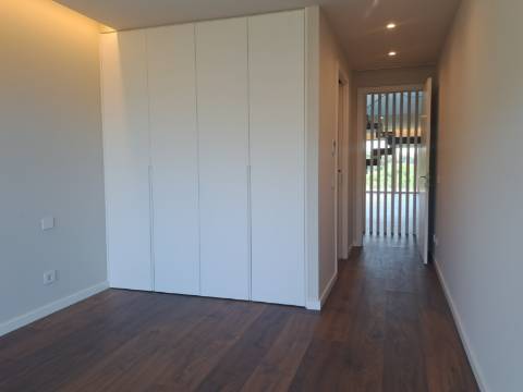 Apartamento T3 Duplex na cidade de Leiria com 3 suítes e vista para a cidade e castelo