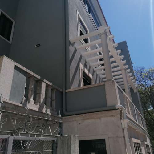 Prédio em Lisboa com rendimento