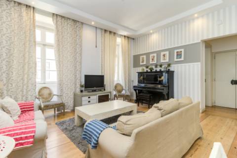 Apartamento T3 cheio de charme em plena Baixa Lisboeta